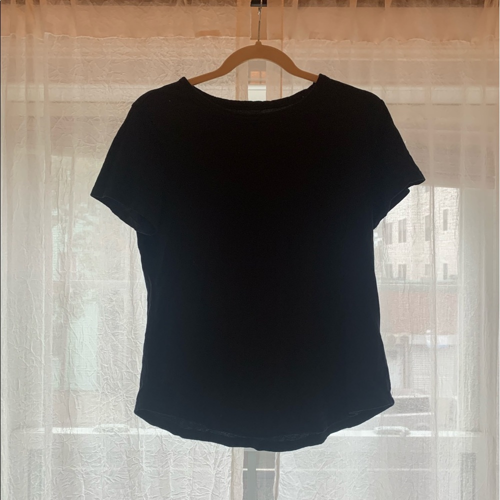 basic Old Navy black t-shirt